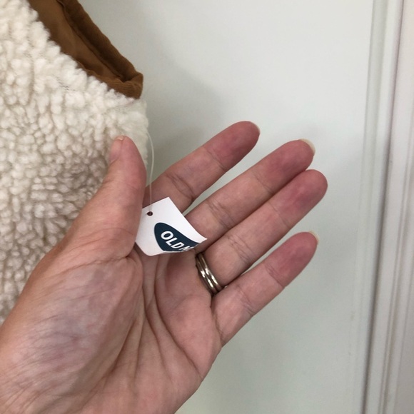 🥳HOST PICK🥳 NWT Old Navy women’s Sherpa vest - Picture 11 of 12